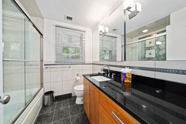 122 Parke Ave, Quincy, MA 02171