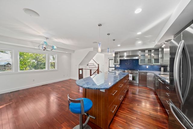 122 Parke Ave, Quincy, MA 02171