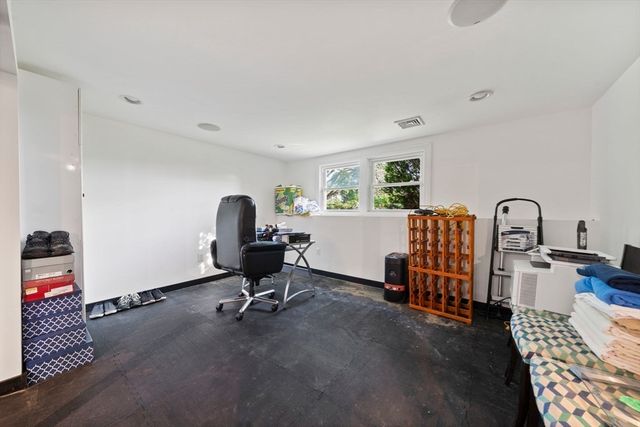 122 Parke Ave, Quincy, MA 02171