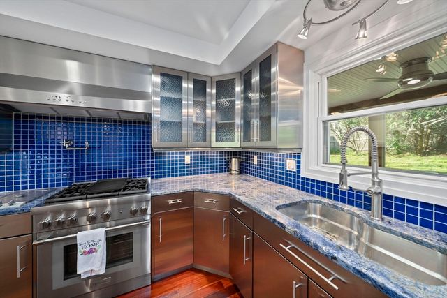 122 Parke Ave, Quincy, MA 02171