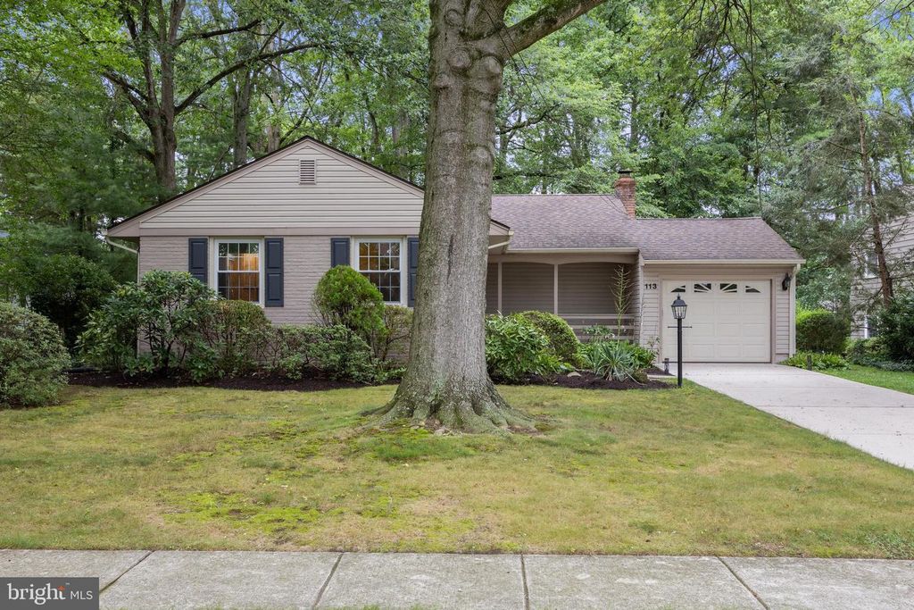 113 SHARROWVALE RD, Cherry Hill, NJ 08034