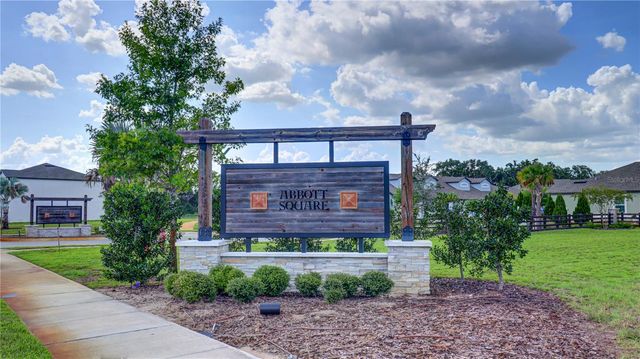 36427 GARDEN WALL WAY, Zephyrhills, FL 33541