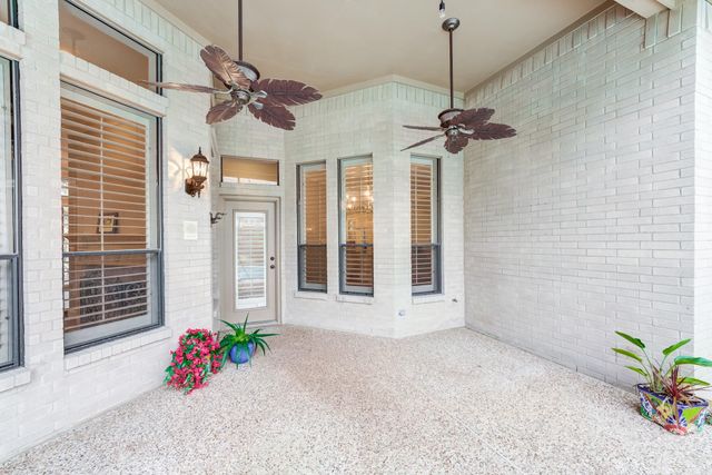 338 Timbercreek Drive, Lake Jackson, TX 77566