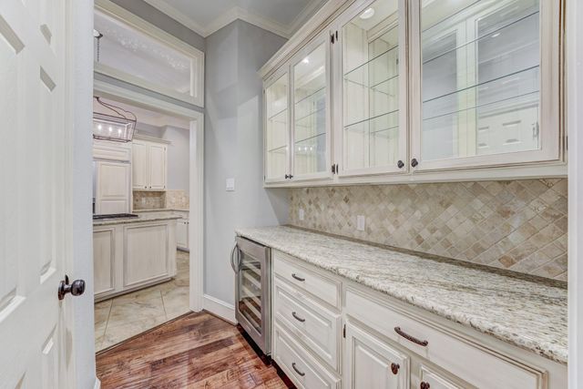 338 Timbercreek Drive, Lake Jackson, TX 77566