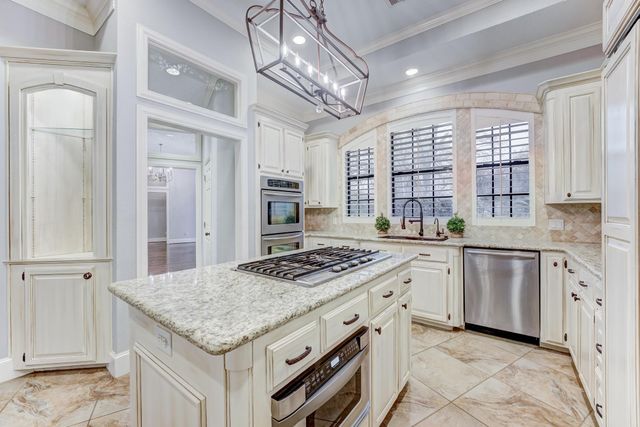 338 Timbercreek Drive, Lake Jackson, TX 77566