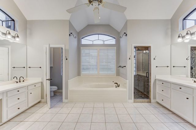 338 Timbercreek Drive, Lake Jackson, TX 77566