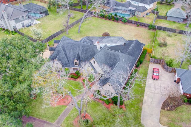 338 Timbercreek Drive, Lake Jackson, TX 77566
