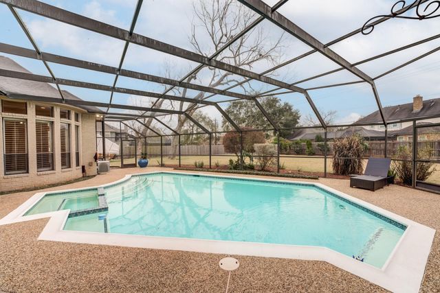 338 Timbercreek Drive, Lake Jackson, TX 77566