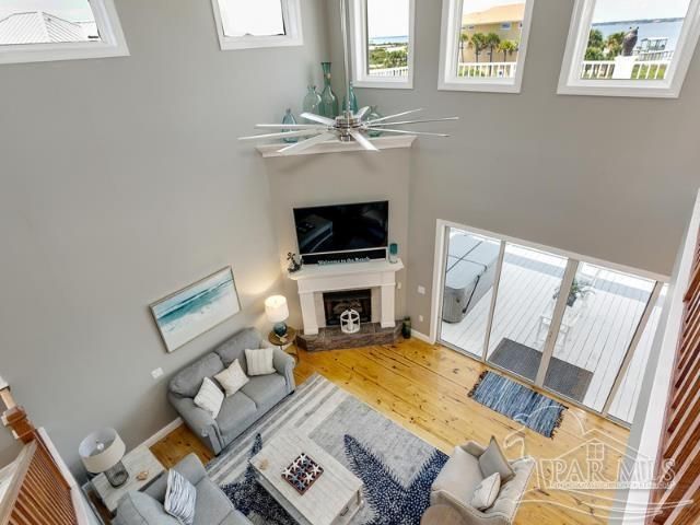 7652 Key West Dr, Navarre Beach, FL 32566