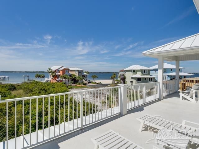 7652 Key West Dr, Navarre Beach, FL 32566