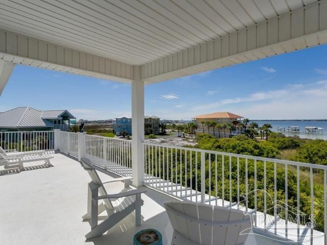 7652 Key West Dr, Navarre Beach, FL 32566