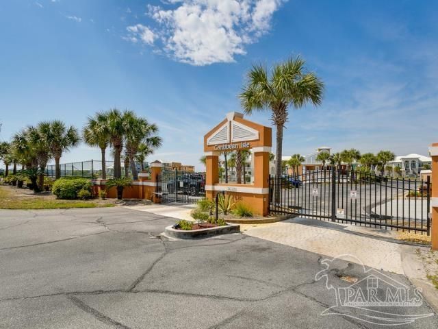 7652 Key West Dr, Navarre Beach, FL 32566