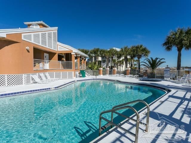 7652 Key West Dr, Navarre Beach, FL 32566