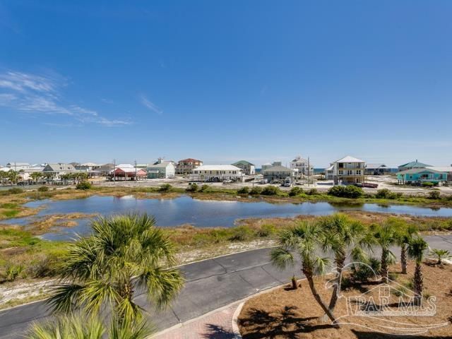 7652 Key West Dr, Navarre Beach, FL 32566