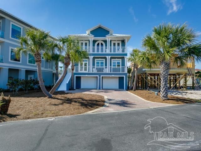 7652 Key West Dr, Navarre Beach, FL 32566