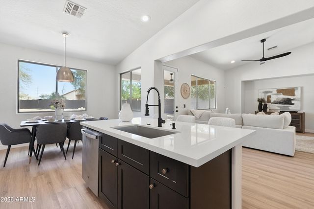7805 S 21ST Drive, Phoenix, AZ 85041