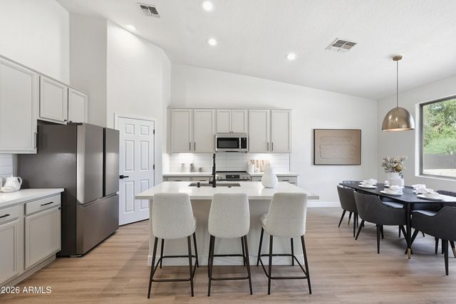 7805 S 21ST Drive, Phoenix, AZ 85041