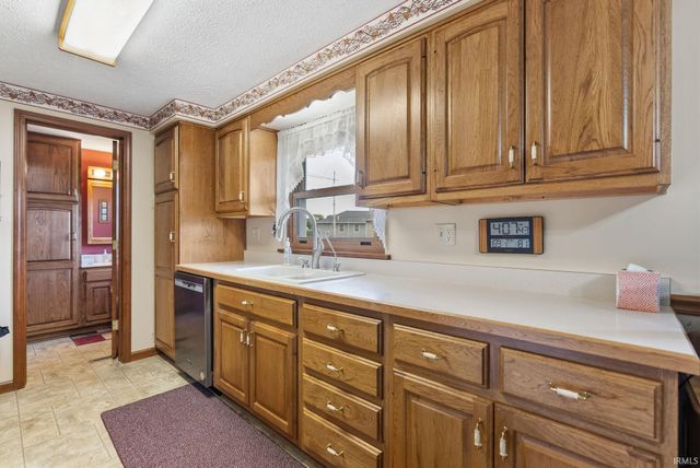 1716 Mayfield Common, Goshen, IN 46526