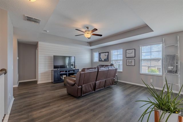 1686 CHERRY WALK ROAD, Lutz, FL 33558