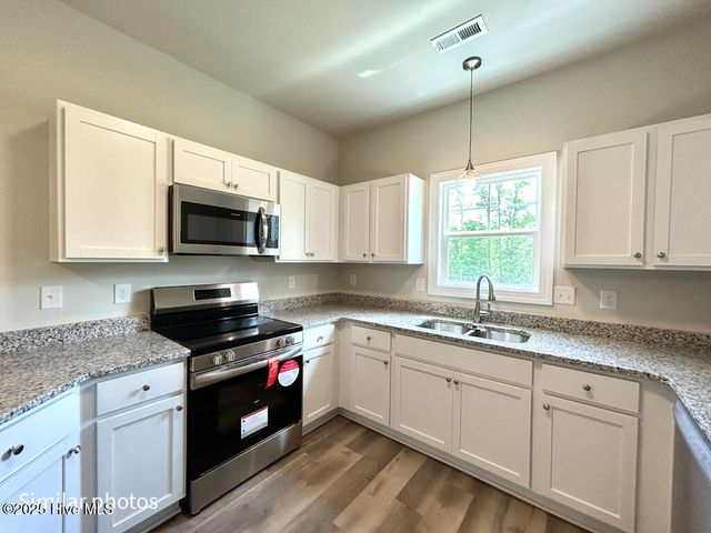 218 Crab Claw Spit Lane, Jacksonville, NC 28546