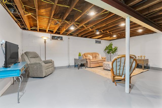 740 Mississippi Blvd Boulevard, Bettendorf, IA 52722