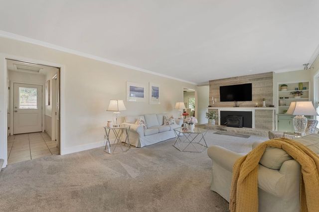 740 Mississippi Blvd Boulevard, Bettendorf, IA 52722