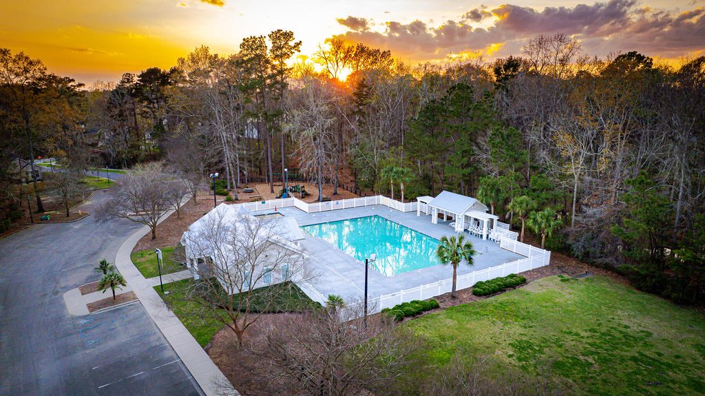 Image 100 of property listing at 91 Cross Timbers Drive, Summerville, SC 29485