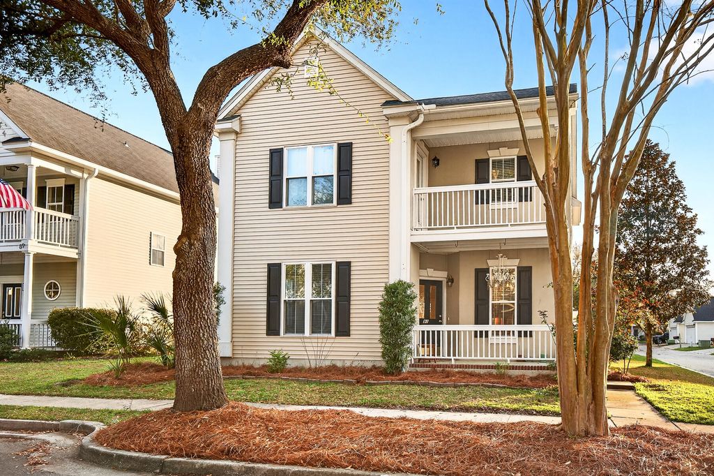 Image 4 of property listing at 91 Cross Timbers Drive, Summerville, SC 29485