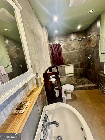 560 Amicalola Woods Road, Dawsonville, GA 30534