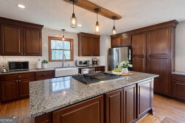 560 Amicalola Woods Road, Dawsonville, GA 30534