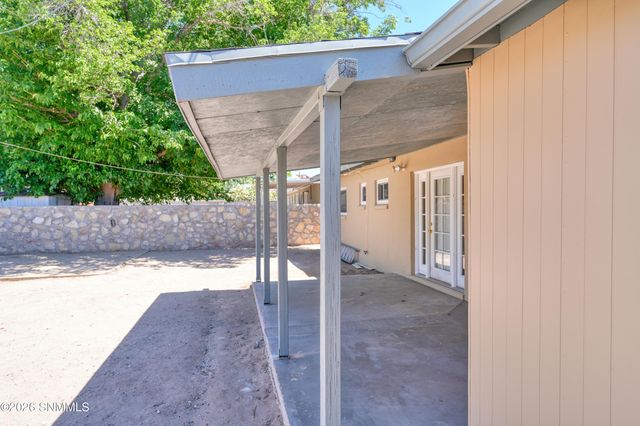 1845 Chilton Drive, Las Cruces, NM 88001