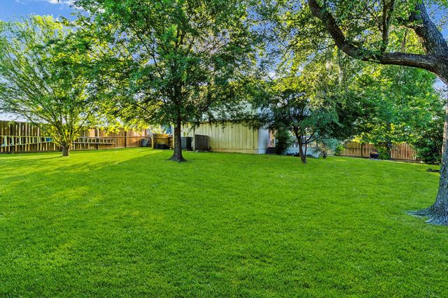 486 Shorthorn Drive, Onalaska, TX 77360