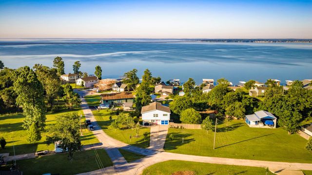 486 Shorthorn Drive, Onalaska, TX 77360