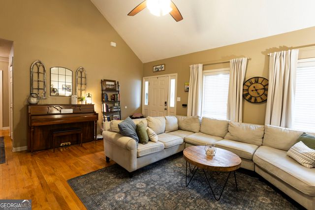 106 Carterdale Court, Bethlehem, GA 30620