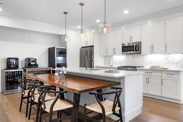 258-260 W 3rd St 1, Boston, MA 02127