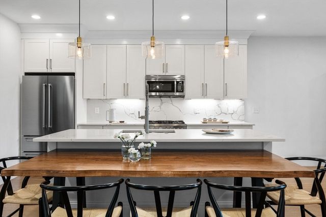 258-260 W 3rd St 1, Boston, MA 02127