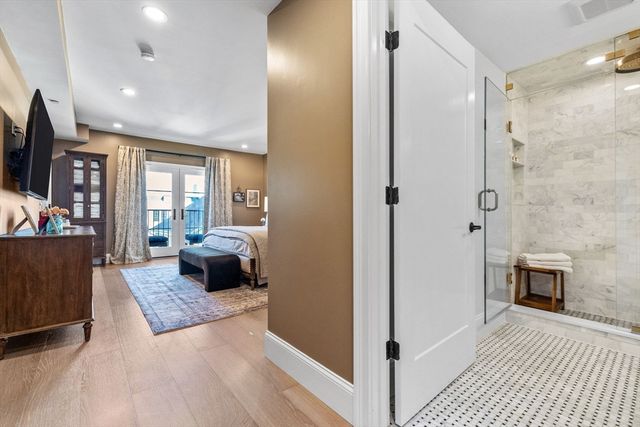 258-260 W 3rd St 1, Boston, MA 02127