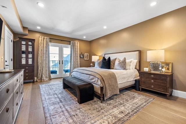 258-260 W 3rd St 1, Boston, MA 02127