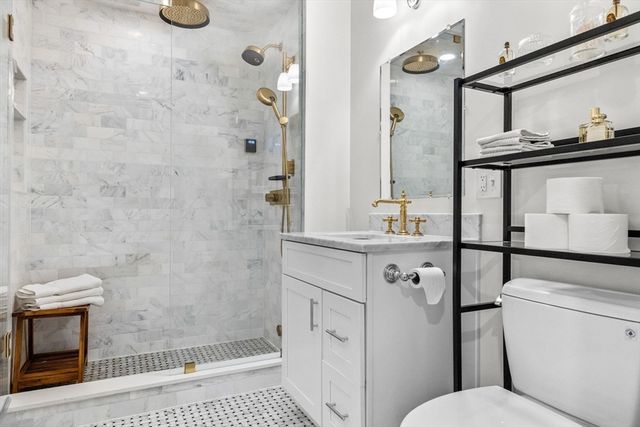 258-260 W 3rd St 1, Boston, MA 02127