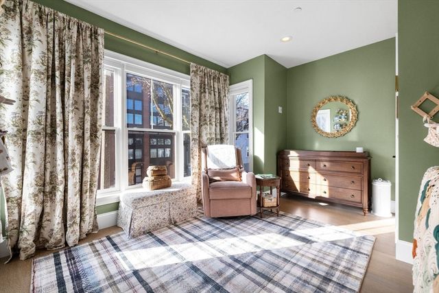 258-260 W 3rd St 1, Boston, MA 02127