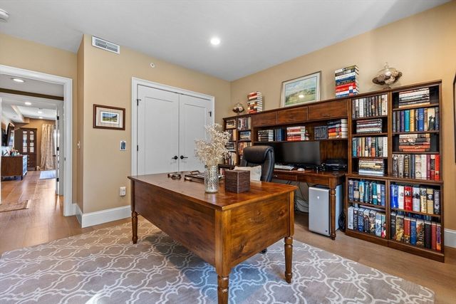 258-260 W 3rd St 1, Boston, MA 02127