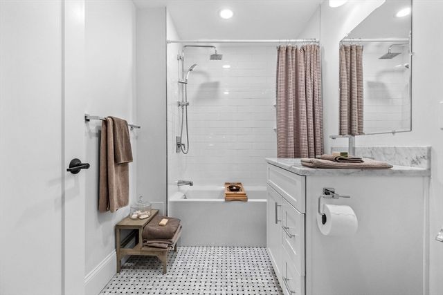 258-260 W 3rd St 1, Boston, MA 02127