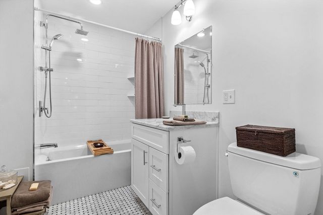 258-260 W 3rd St 1, Boston, MA 02127