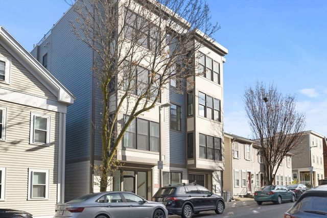 258-260 W 3rd St 1, Boston, MA 02127