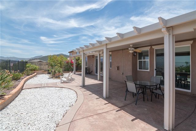 29264 Crystal Ridge Court, Lake Elsinore, CA 92530