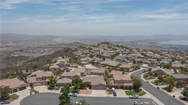 29264 Crystal Ridge Court, Lake Elsinore, CA 92530