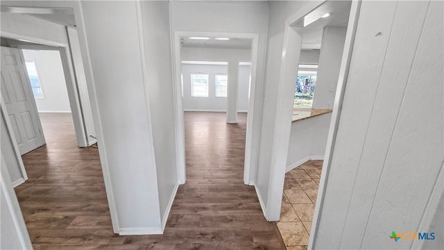 1717 E Mesquite Lane, Victoria, TX 77901