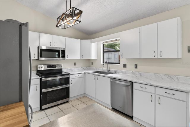 25302 GLEN EAGLES ST, Sorrento, FL 32776