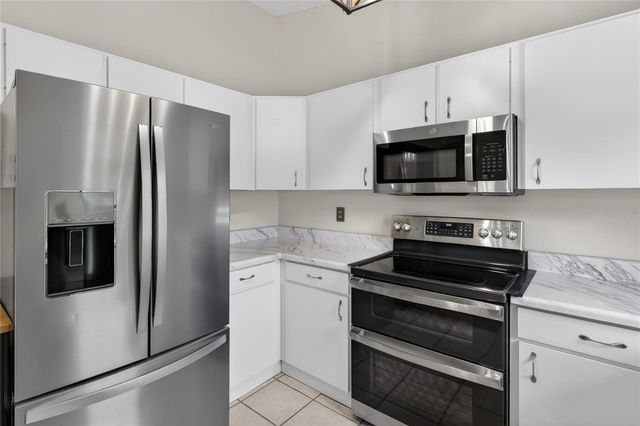 25302 GLEN EAGLES ST, Sorrento, FL 32776