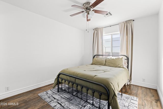 7996 W STELLA Avenue, Glendale, AZ 85303